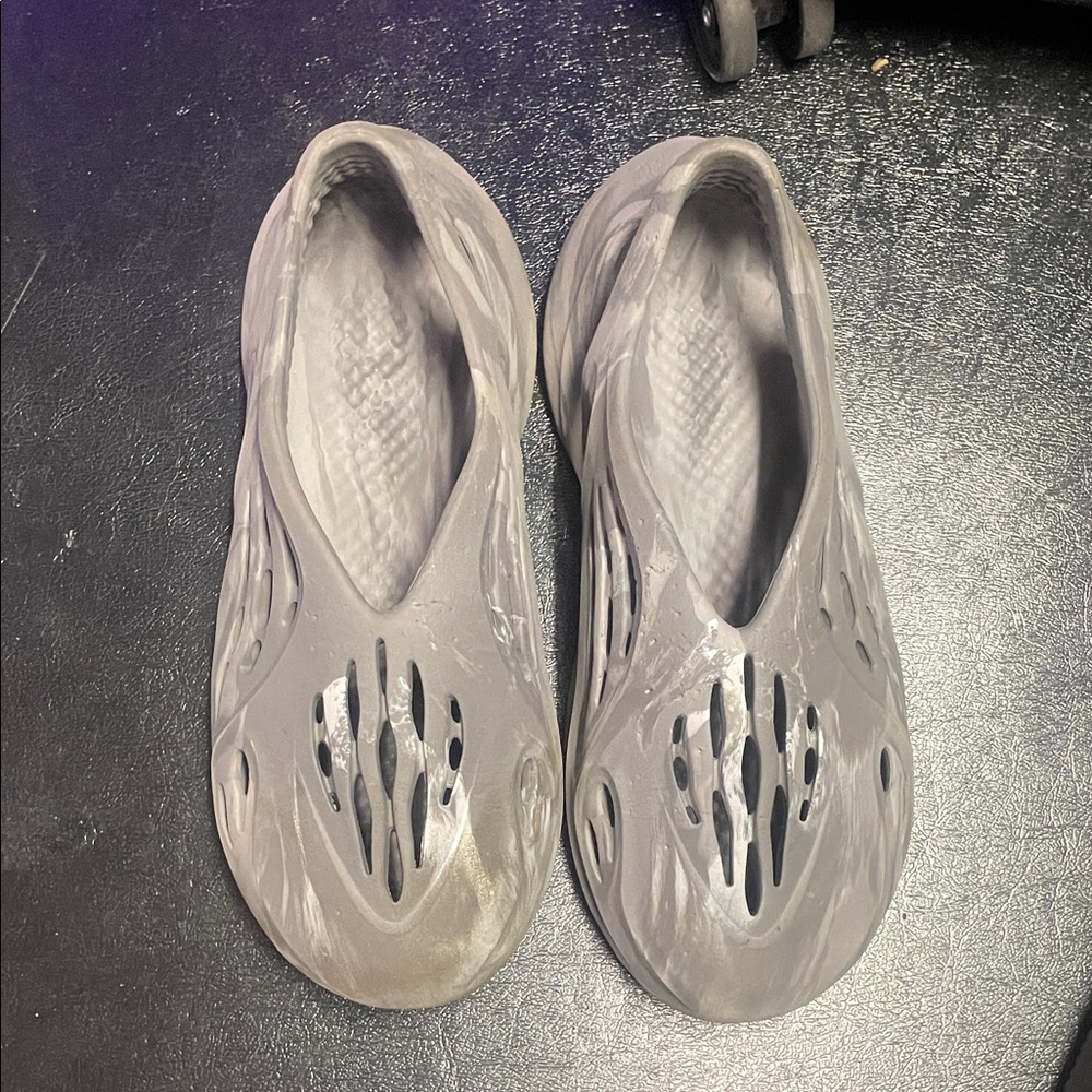 Yeezy foam runners